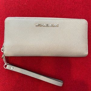 Michael kors wallet/wristlet